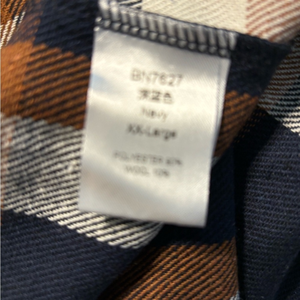 Vest - Picture 2 of 7